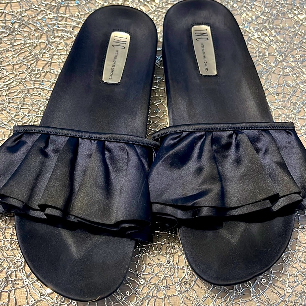 INC Pool Slides size 9 - Picture 2 of 6